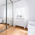 Brzezno Homely By Bookinghost *