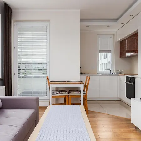 Brzezno Homely By Bookinghost *