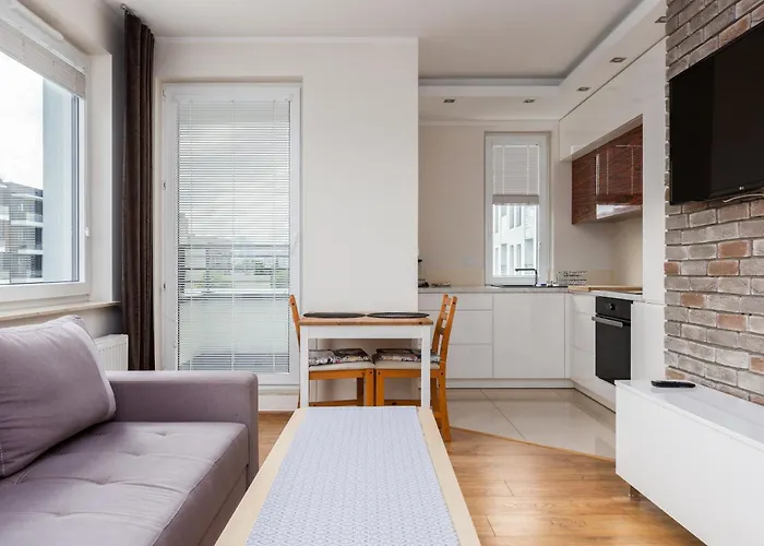 Brzezno Homely By Bookinghost *