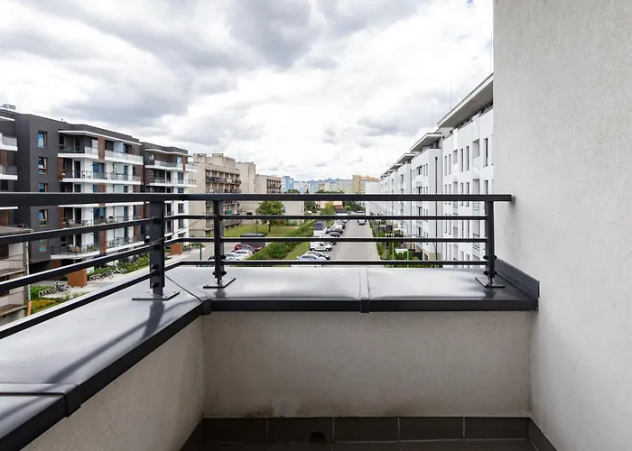 Brzezno Homely By Bookinghost شقة غدانسك