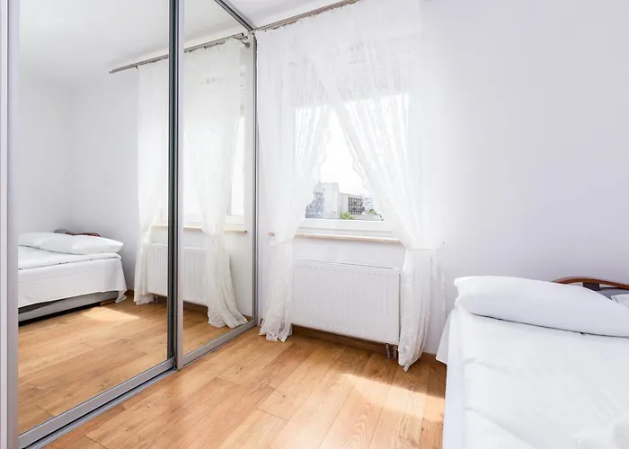 Brzezno Homely By Bookinghost *